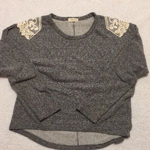 Lili’s Closet (Anthropologie) Spaulder Pullover